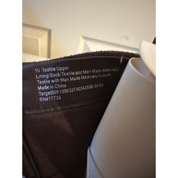 Universal Thread Women’s Taylor Kitten Heel Ankle Boots Dark Brown size 10 NWT - Picture 6 of 8